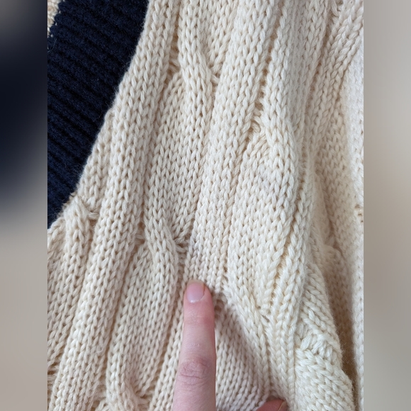 Silver Fleece Pure Australian Wool Contrast Longline Cable Knit sweater, size XL - Picture 10 of 10